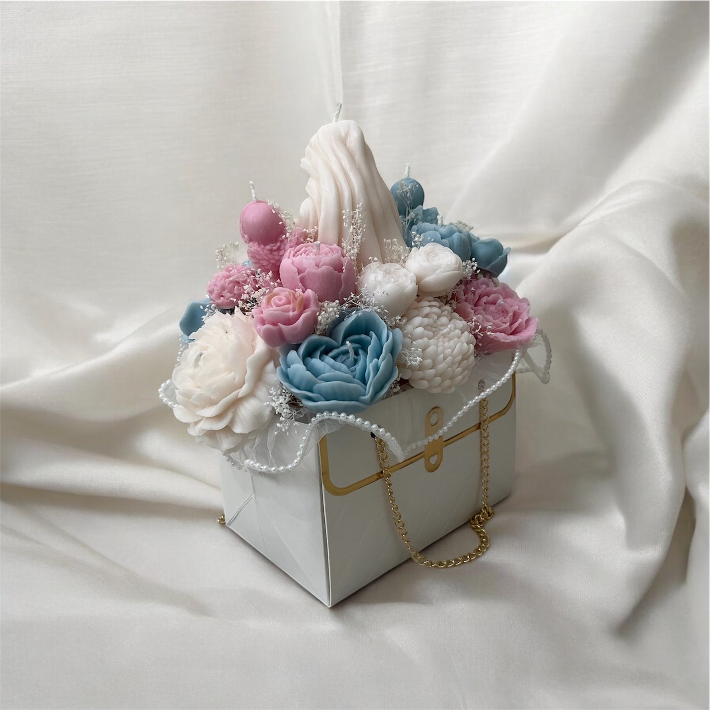 Bouquet de flores en caja tipo cartera para revelación de género