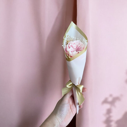 Simple flower arrangement