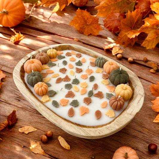 Calabazas en cuenco de madera grande