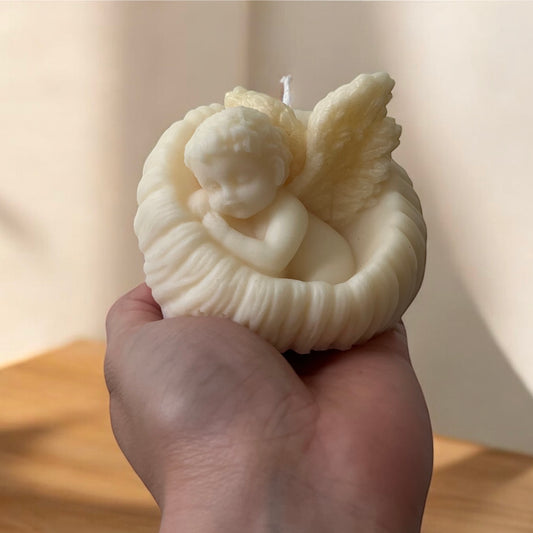 Angel in a seashell