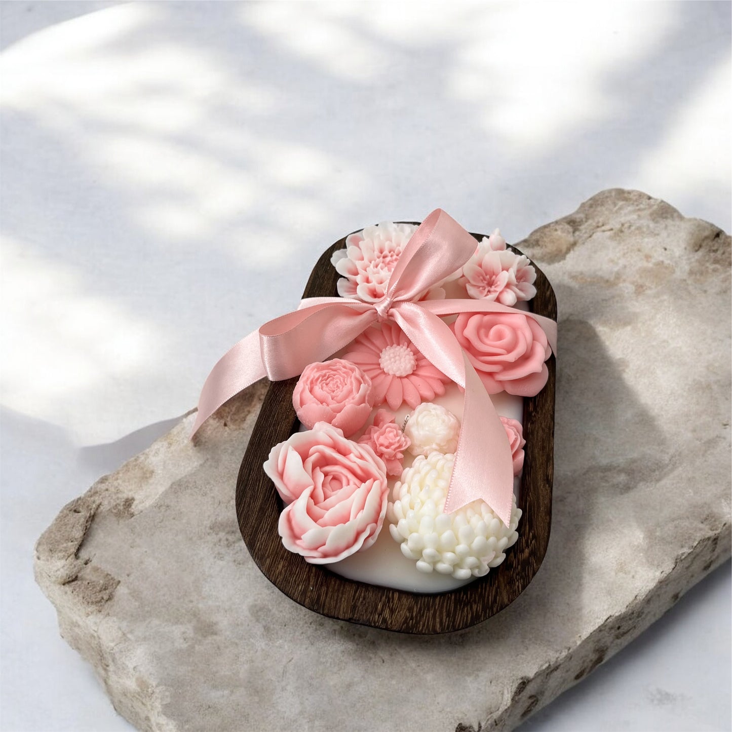 Flores en cuenco de Madera Rosa