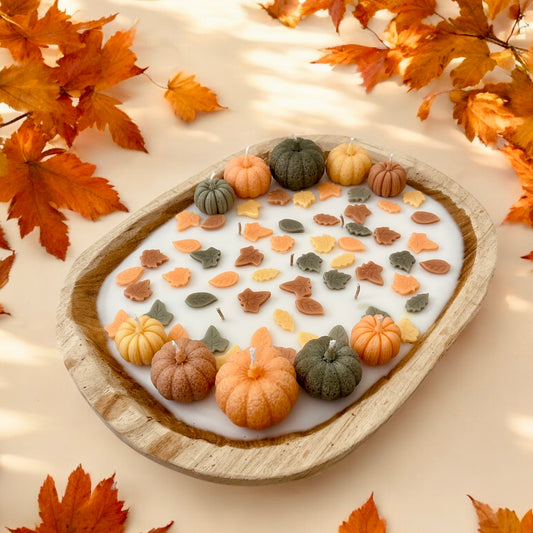 Calabazas en cuenco de madera grande