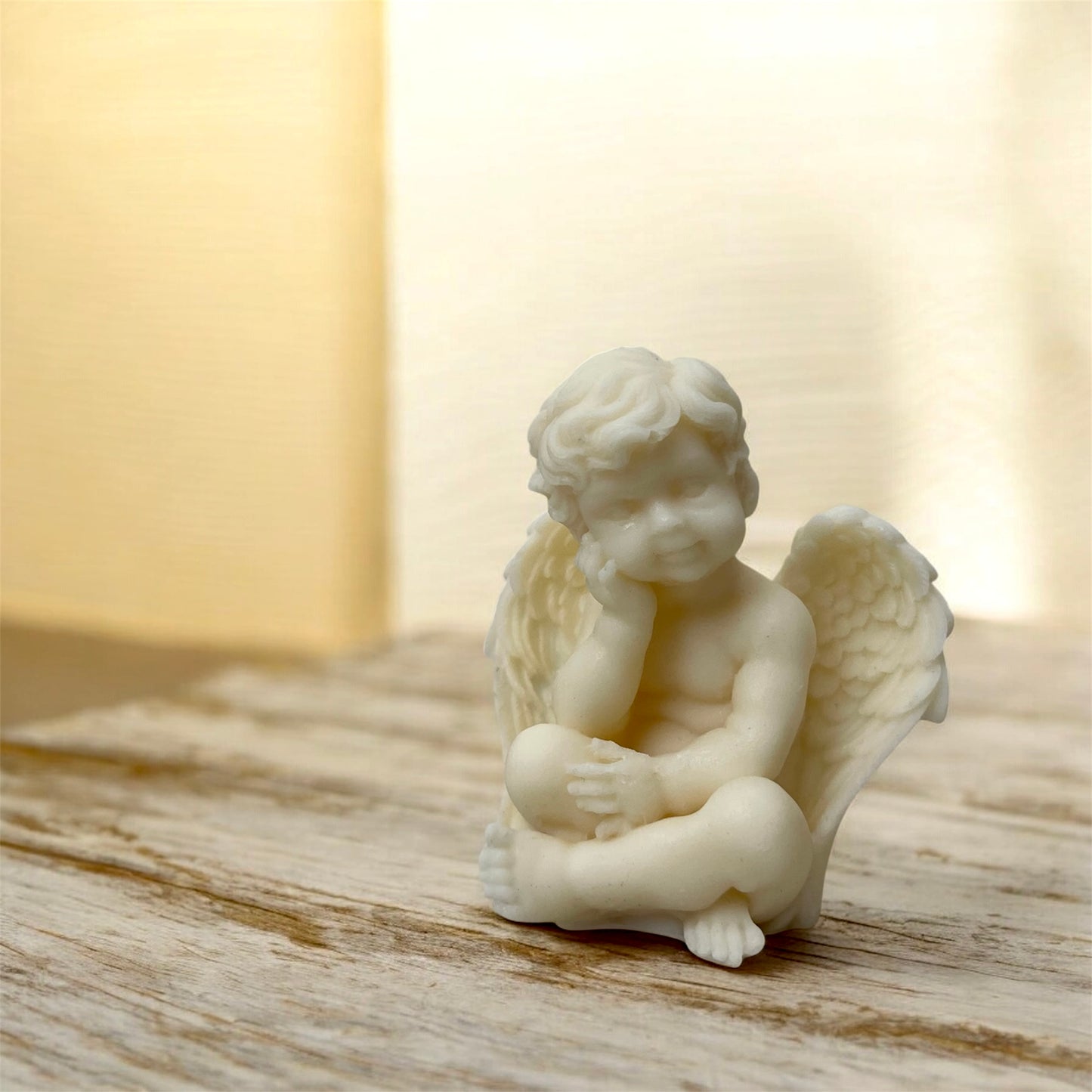 Angel sentado