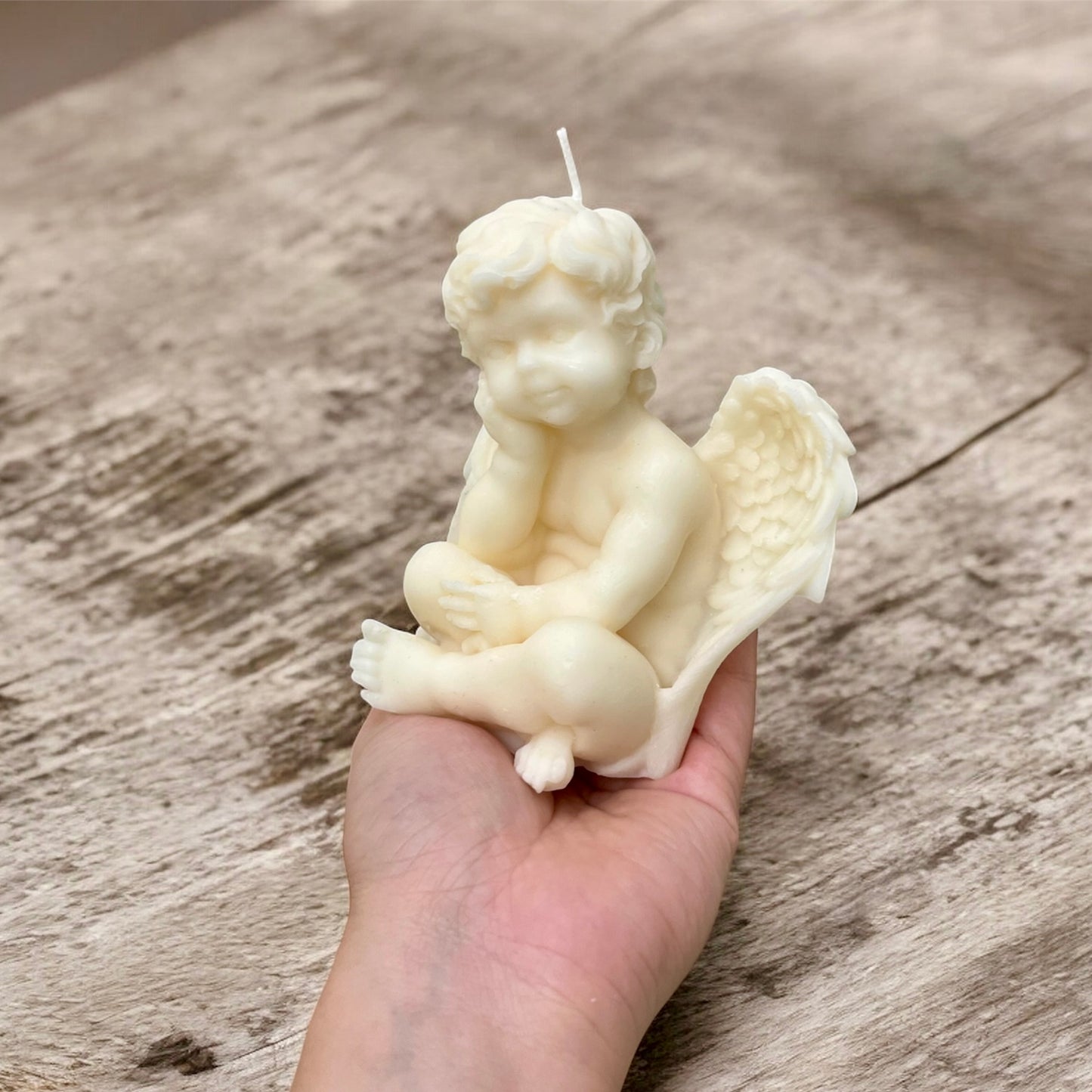 Angel sentado