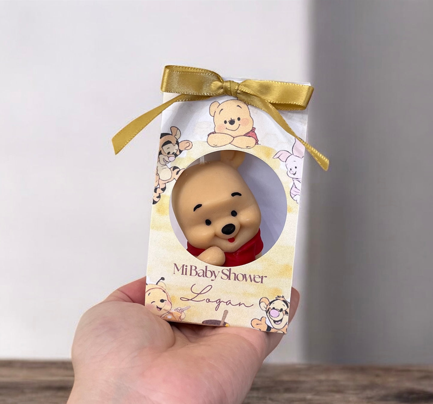 Winnie the Pooh en cajita con orificio
